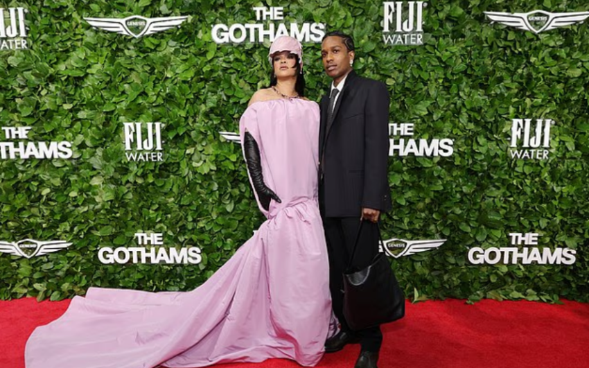 pamje e pazakonte rihanna terheq vemendjen me fustanin e saj roze ne tapetin e kuq 692f1131c3b03