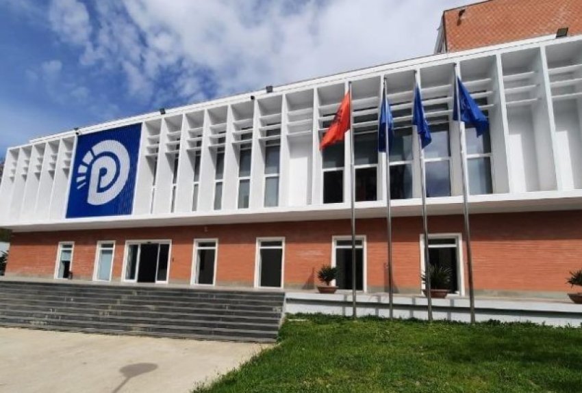 PD sqaron procesin e kandidatëve për Avokat të Popullit: Deputetët kanë tërhequr nënshkrimet, presim përgjigjen e Kuvendit 2 pd sqaron procesin e kandidateve per avokat te popullit deputetet kane terhequr nenshkrimet presim pergjigjen e kuvendit 69305936c1838