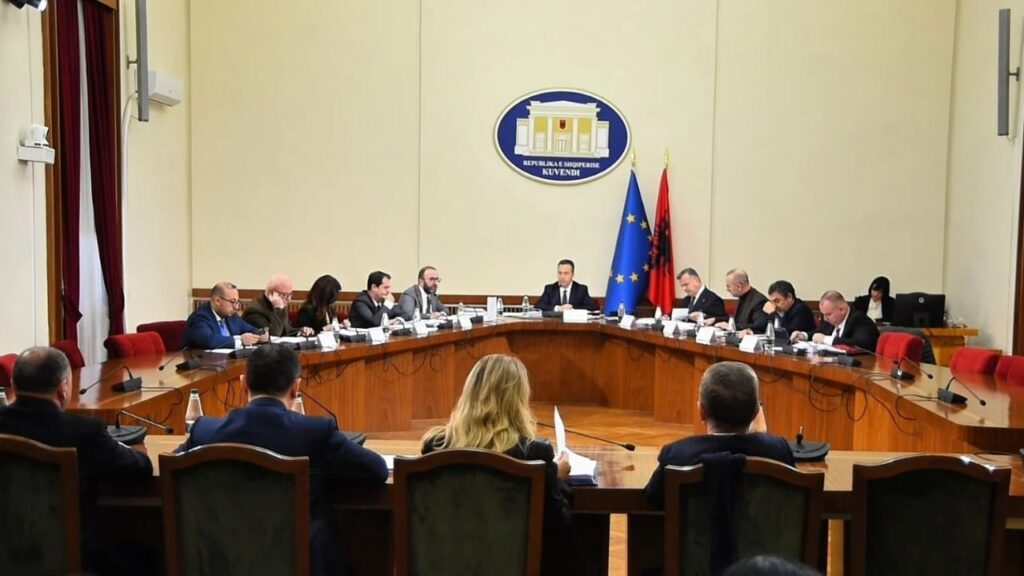 perplasja ne keshill mes avokatit te ballukut dhe kreut te spak usb ja me 16 mije faqe prova kushti qe duhet te plotesojne deputetet 6945e2c472875