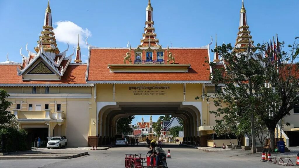 Përshkallëzohet konflikti kufitar Tajlandë-Kamboxhia, forcat tajlandeze hedhin dy bomba në qendrën e madhe të kazinove 2 pershkallezohet konflikti kufitar tajlande kamboxhia forcat tajlandeze hedhin dy bomba ne qendren e madhe te kazinove 69443f062425a