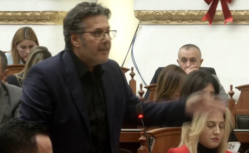 “Prisni që Rama të zbatojë marrëveshje xhentëlmenësh?”- Paloka në Kuvend: S’duhet të jemi kaq naiv! 3 prisni qe rama te zbatoje marreveshje xhentelmenesh paloka ne kuvend sduhet te jemi kaq naiv 693aacf7924a4