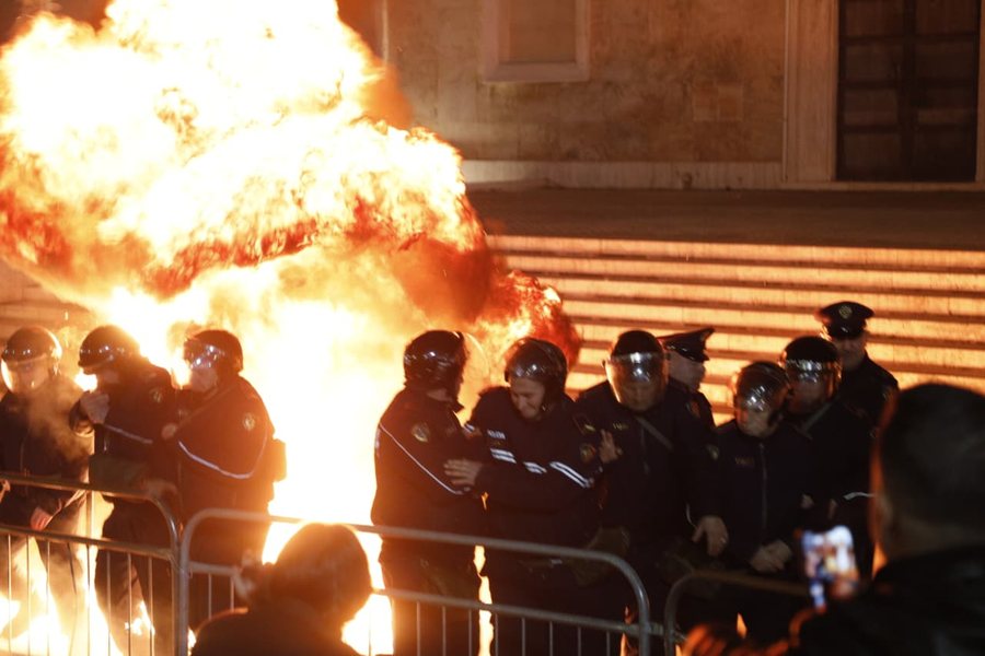protesta e opozites policia arreston 4 persona 694a6935ddeba