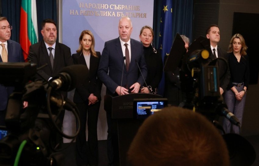 Qeveria bullgare jep dorëheqje pa pritur votimin e mosbesimit 2 qeveria bullgare jep doreheqje pa pritur votimin e mosbesimit 693aca9341dbb