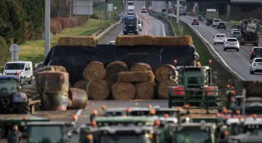 qeveria franceze pezulloni protestat e fermereve ne krishtlindje 6945c713c4fb4