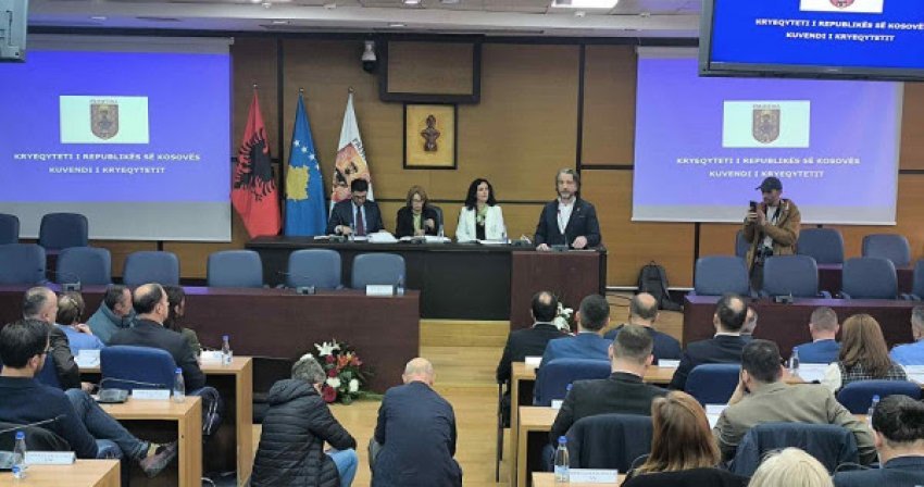 Rama betohet si kryetar i Prishtinës 2 rama betohet si kryetar i prishtines 6937f6304bd15