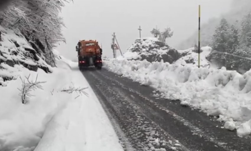 rinisin reshjet e bores nis pastrimi i rrugeve boge theth hani i hotit dogana vermosh 69307db2417d2