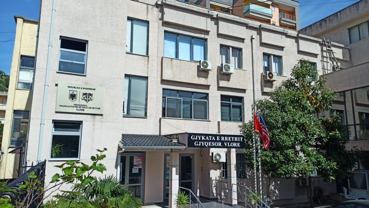 Sekuestrohen 4 milionë euro pasuri nga Prokuroria e Vlorës/ Nga apartamentet te bizneset, i dyshuari nën hetim për pastrim parash 1 sekuestrohen 4 milione euro pasuri nga prokuroria e vlores nga apartamentet te bizneset i dyshuari nen hetim per pastrim parash 69318fac9f968