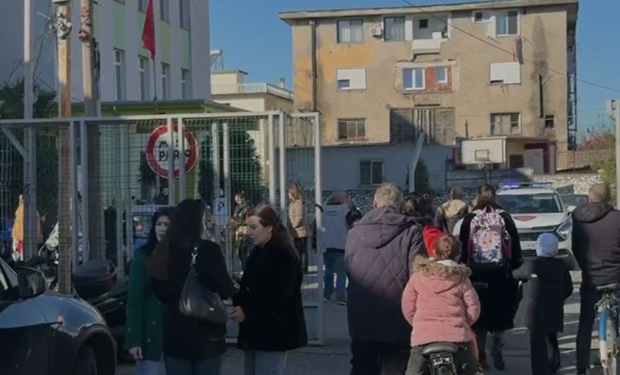 sherri me thika prane gjimnazit ne shkoder mes te plagosurve jane dy vellezer si nisi konflikti 693bffbba6b21