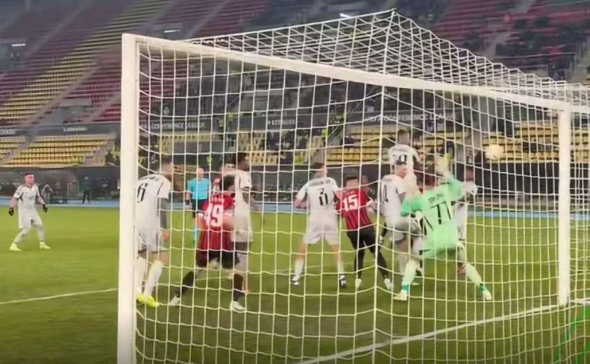 Shkëndija shokon skuadrën sllovake 1 shkendija shokon skuadren sllovake 693b1dd3de731