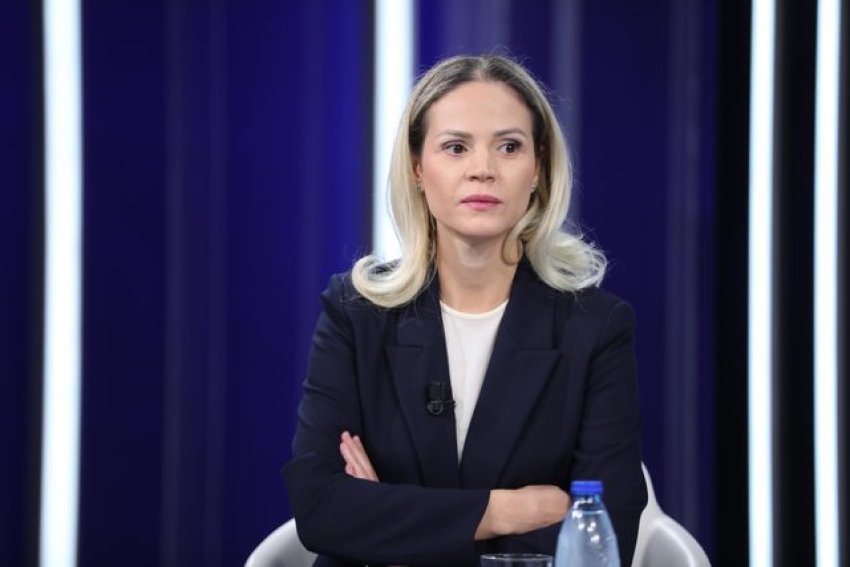 si u grabiten taksat e shqiptareve ola xama tregon skemen e bankers per te cuar parate jashte 694dae9629c62