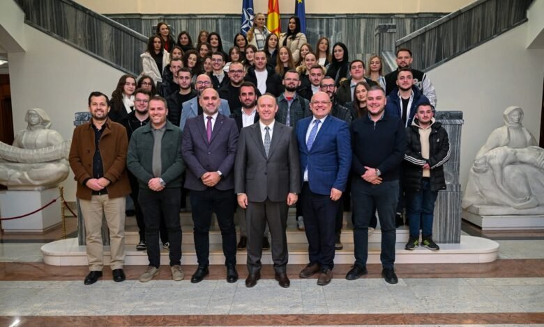 studentet e universitetit kadri zeka ne vizite te kryeparlamentari afrim gashi 69454bf66081b