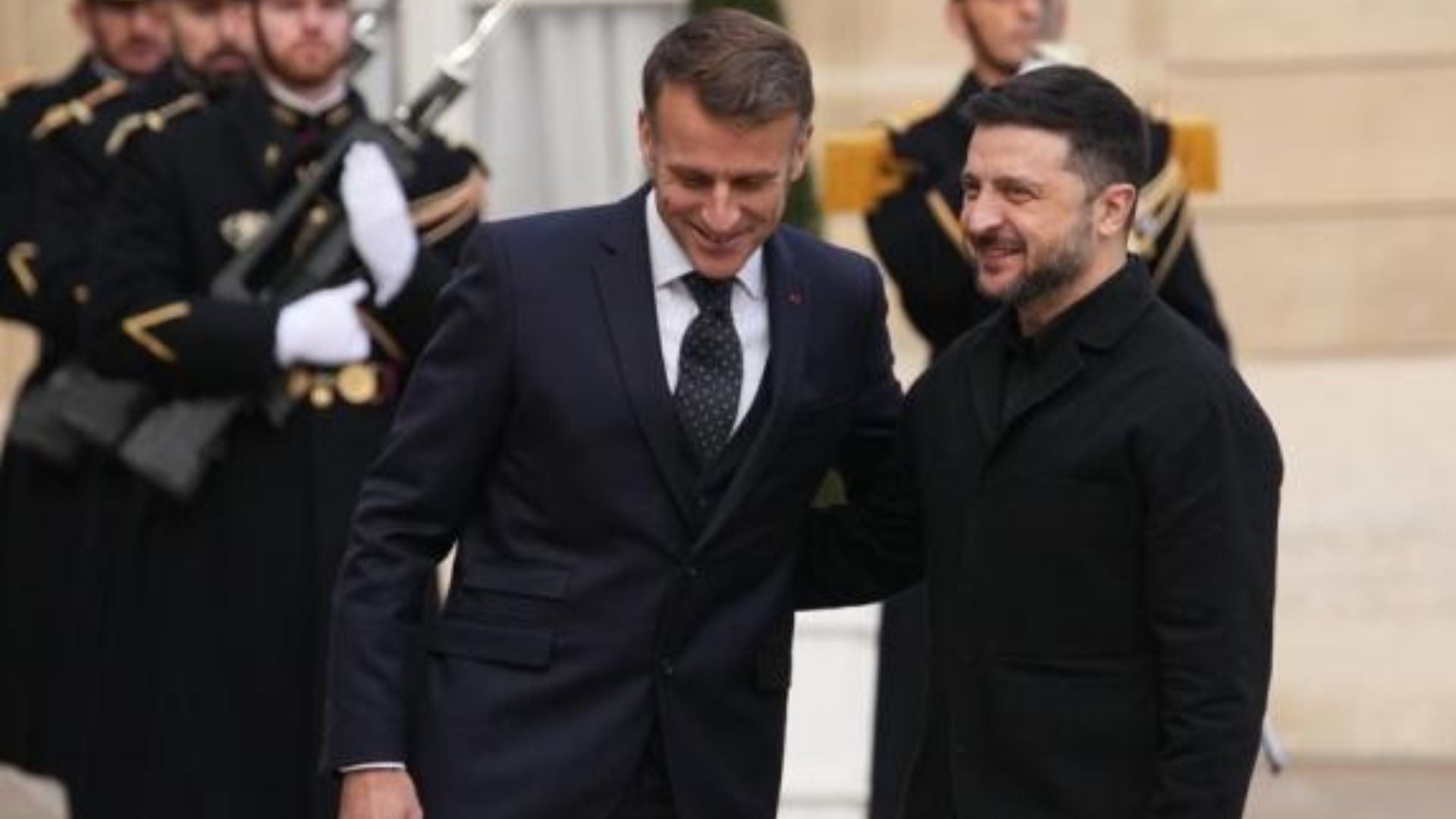 takimi macron zelensky ne paris mesazhi i presidentit ukrainas per negociatoret rusia nuk mund te shperblehet per pushtimin 692ed2a68c47f