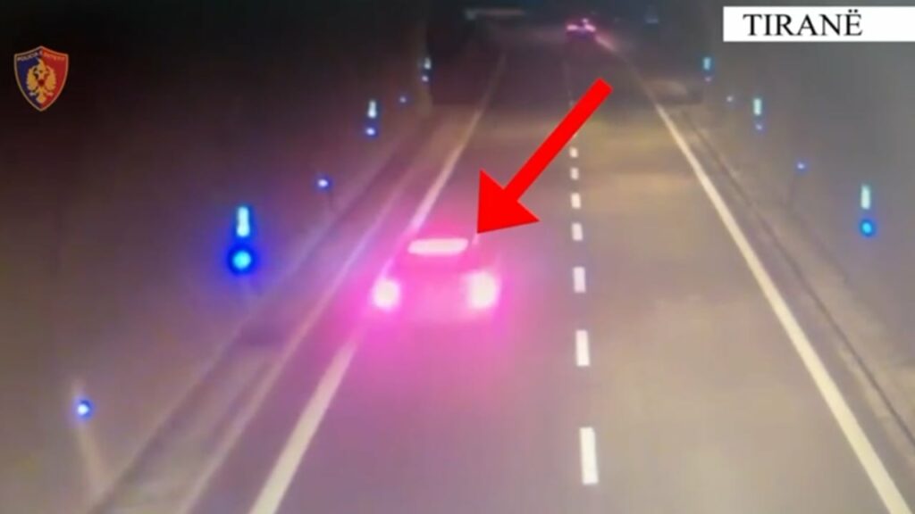 tentuan te ndihmonin 12 emigrante te paligjshem te kalonin kufirin vihen ne pranga dy persona ne kerkim dy te tjere 6947dd03ee688