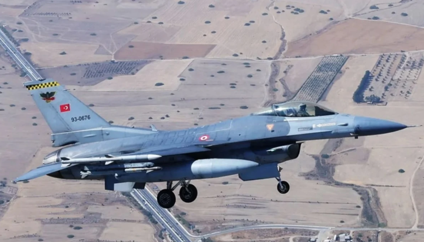 Turqia rrëzon një dron të paidentifikuar që po i afrohej hapësirës së saj ajrore mbi Detin e Zi 3 turqia rrezon nje dron te paidentifikuar qe po i afrohej hapesires se saj ajrore mbi detin e zi 694064f6c5530