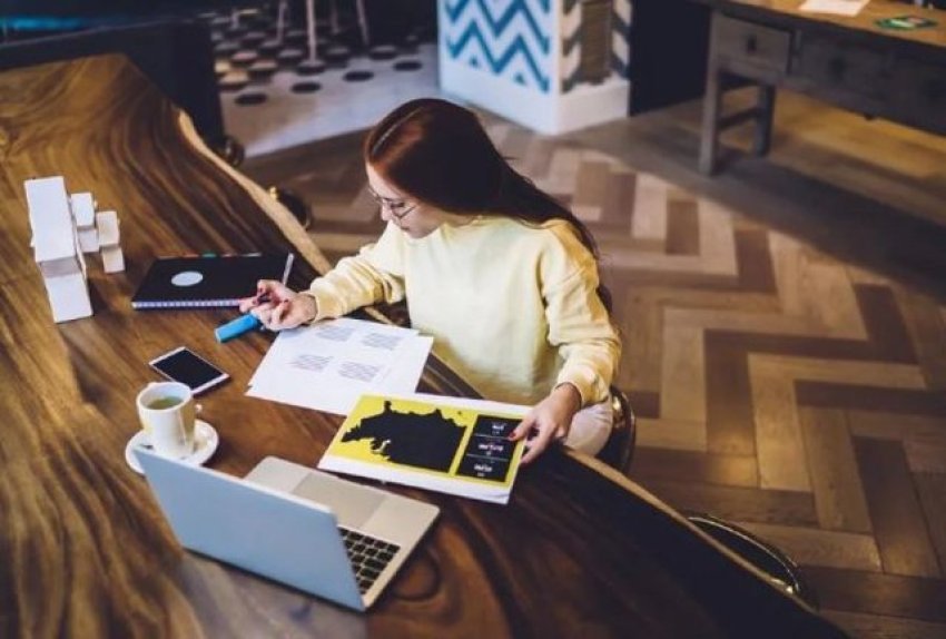 U pushua nga puna sepse shkonte shumë herët në punë, rasti që ka ndezur debat në Spanjë 3 u pushua nga puna sepse shkonte shume heret ne pune rasti qe ka ndezur debat ne spanje 693ae6b386d14