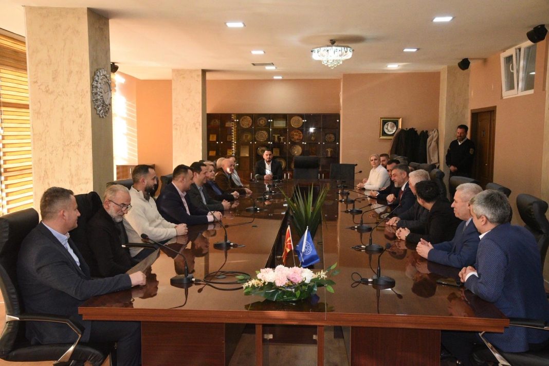 valbon limani viziton universitetin nderkombetar vision per te perkrahur arsimin dhe dijen ne gostivar 695292592528e