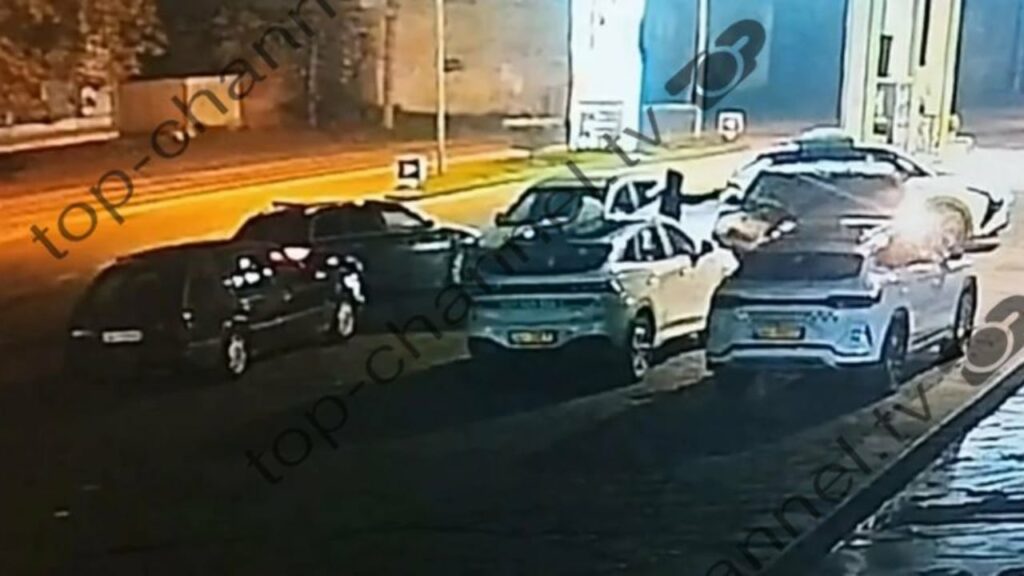 video ndalon makinen i shkon mehalles te xhami i range e vret dhe largohet i qete momenti i ekzekutimit te biznesmenit ne elbasan 6930aea4584ce