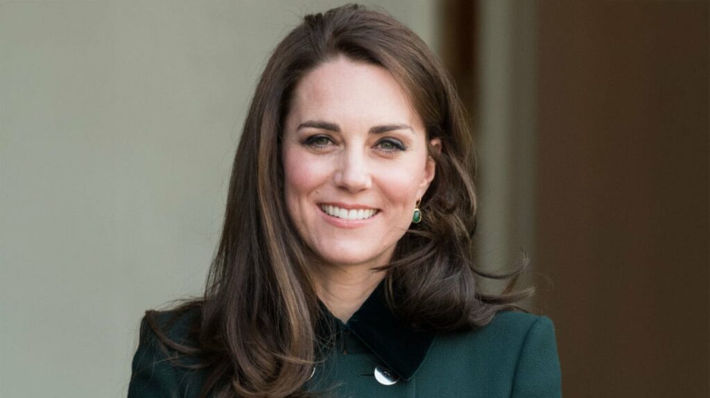 video princesha kate nderon sherbimet bamirese ndaj komunitetit ne eventin vjetor te krishtlindjeve 69336ff076ddf