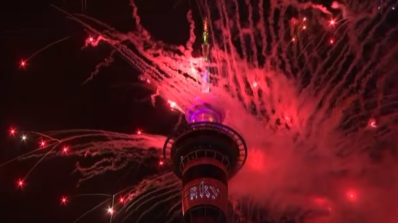 Video/ Zelanda e Re mirëpret Vitin e Ri 2026, spektakël fishekzjarrësh në sheshet e vendit 1 video zelanda e re mirepret vitin e ri 2026 spektakel fishekzjarresh ne sheshet e vendit 69552a6a215aa