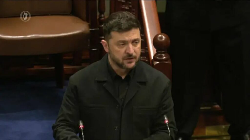 zelensky krenohet perpara parlamentit irlandez ne kemi bashkuar shumicen e botes 692f2707a316d