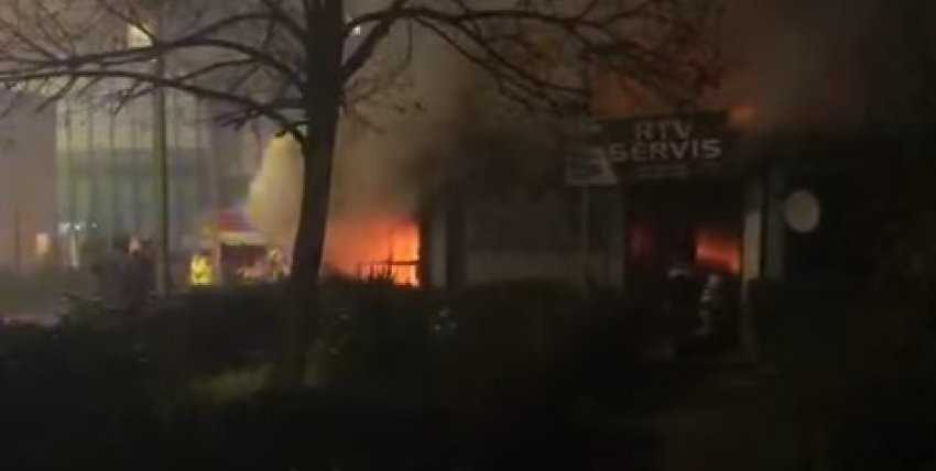 zjarri ne prizren policia nuk ka te lenduar 69463e6eb2dfa