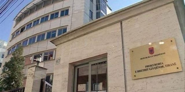 35 mije dollare per te kaluar ilegalisht drejt shba ve me dokumente false prokuroria e tiranes dergon ne gjyq 6 persona 6976018444cc1