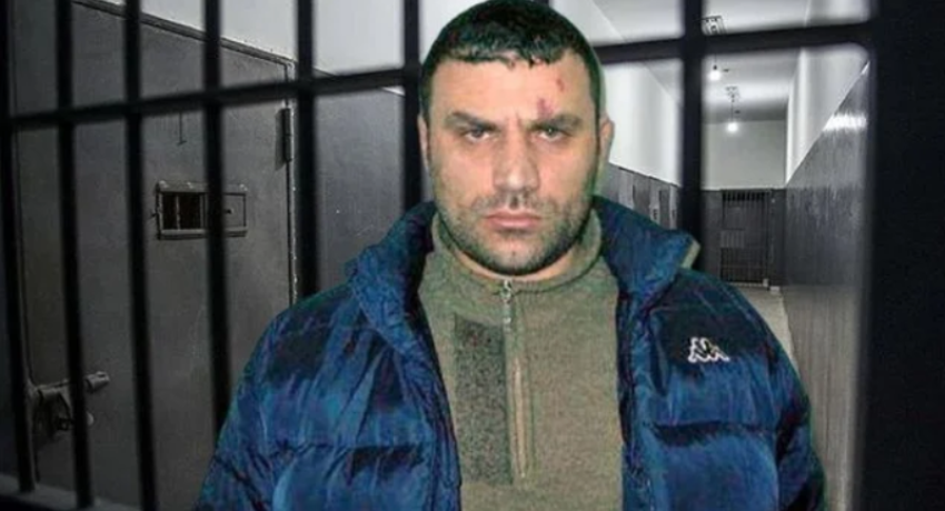 A do të flasë për vrasjen e mikut të tij në atentatin në Rinas? Prokuroria ‘troket’ te qelia e Emiljano Shullazit 1 a do te flase per vrasjen e mikut te tij ne atentatin ne rinas prokuroria troket te qelia e emiljano shullazit 69638b765cd0d