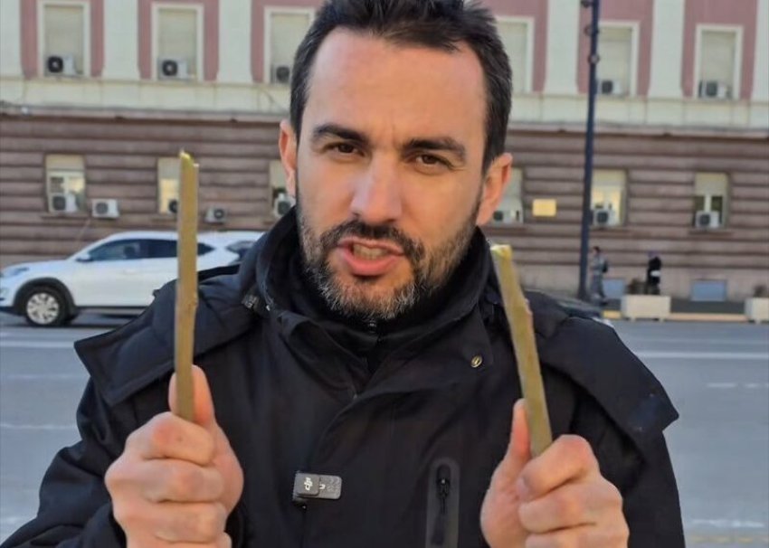 adriatik lapaj del me shkopinj ne duar keshtu do e thyej edi ramen 69654d756abaa