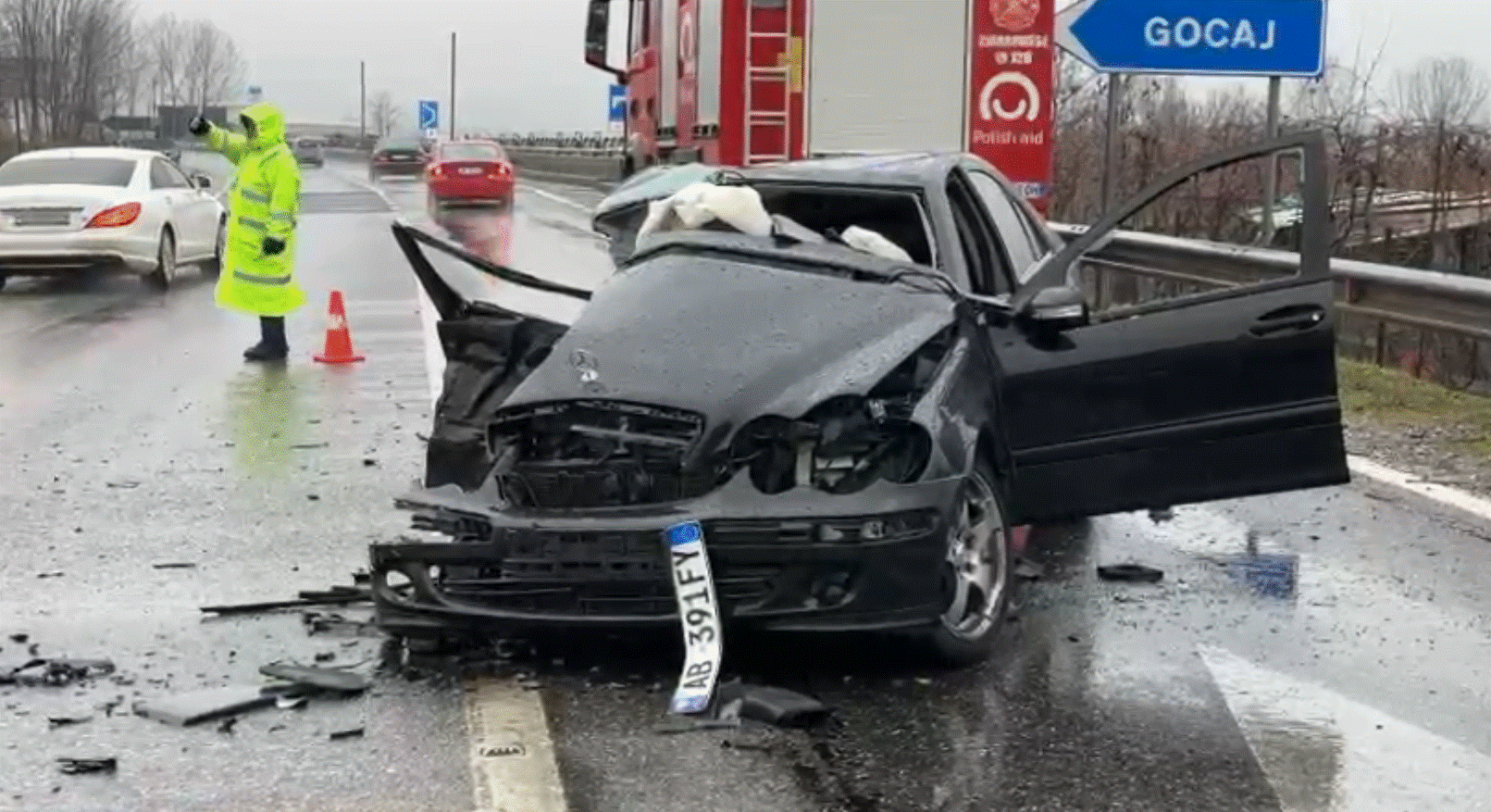 aksident i rende ne aksin rrugor lezhe shkoder dy te vdekur dhe kater te plagosur mes tyre femije 695792e3c0120