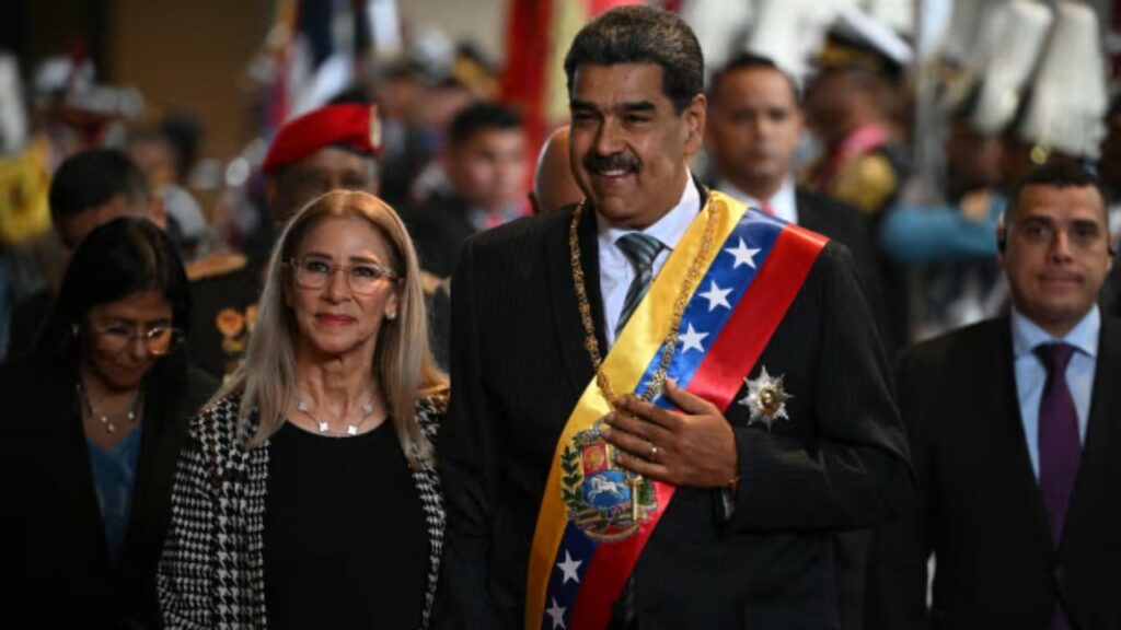 arrestimi i maduros presidenti dhe bashkeshortja po flinin ne momentin kur arriten forcat amerikane si u terhoq zvarre lideri venezuelian nga dhoma e tij gjumit 6959c7af21fa5