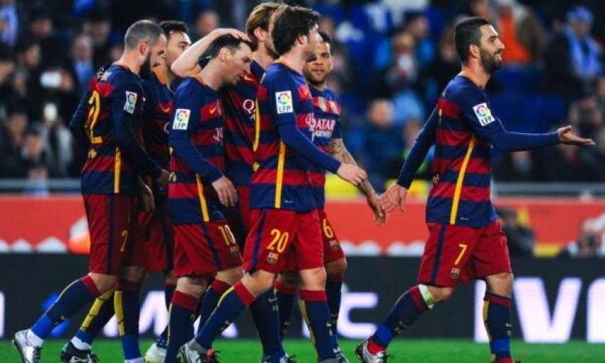 barcelona rikthehet te ngjyrat tradicionale 6957ca9e2a032