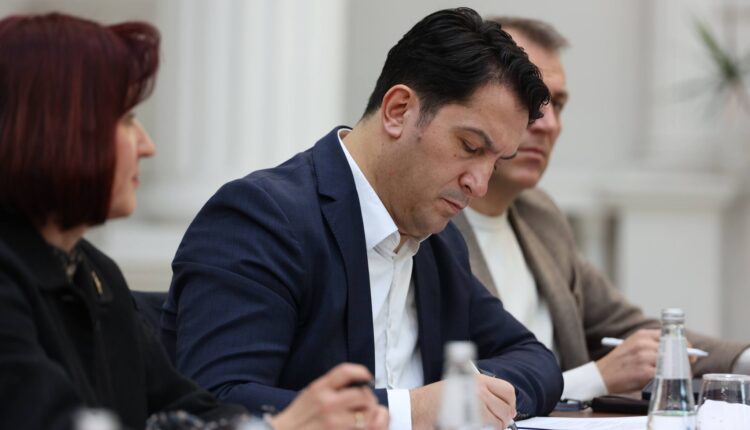 Bekim Sali: Vendi po vazhdon me përkushtim zbatimin e Agjendës Reformuese për BE 3 bekim sali vendi po vazhdon me perkushtim zbatimin e agjendes reformuese per be 6962d4db960a8