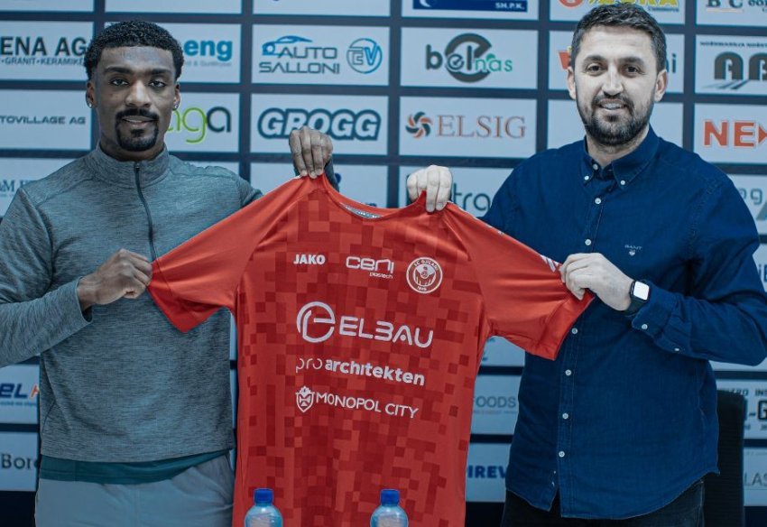 ”Bomba” e merkatos nga Gjilani, nënshkruan me sulmuesin anglez 3 bomba e merkatos nga gjilani nenshkruan me sulmuesin anglez 69619194724f2