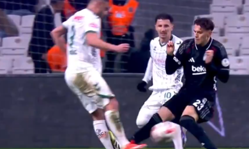 debutim katastrofe per shqiptarin merr karton te kuq 6 minuta pas inkuadrimit 697e54054934e