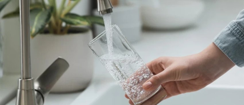 E lini dorezën e rubinetit në mes? Ky zakon po ju rrit faturat pa e kuptuar 3 e lini dorezen e rubinetit ne mes ky zakon po ju rrit faturat pa e kuptuar 695f683273809