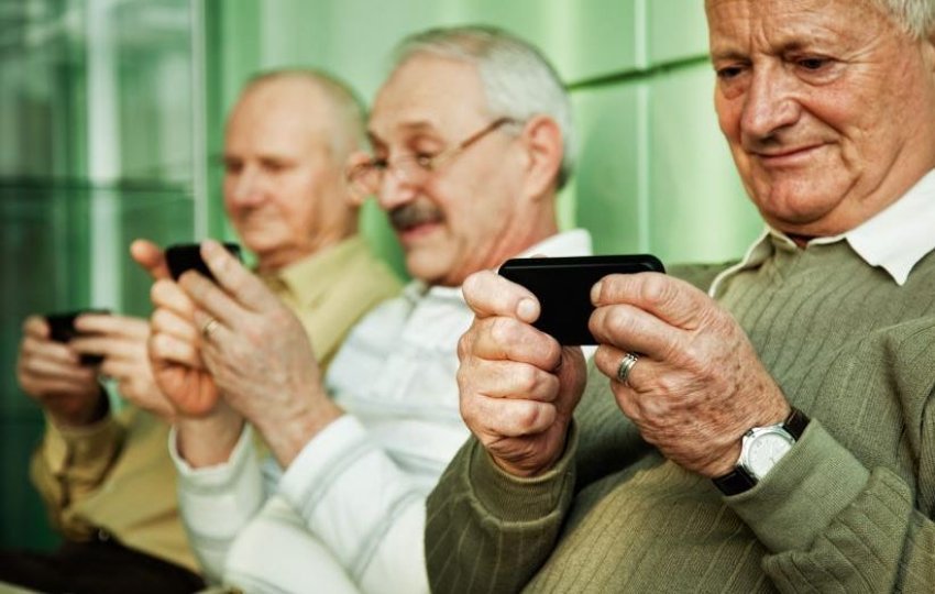 Edhe të moshuarit pas teknologjisë, 82% përdor telefon smart çdo ditë 4 edhe te moshuarit pas teknologjise 82 perdor telefon smart cdo dite 6971647039f50