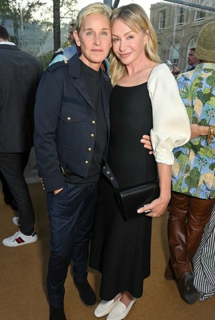 Ellen DeGeneres ngjall shqetësime për humbjen e peshës pas rikthimit në SHBA 3 ellen degeneres ngjall shqetesime per humbjen e peshes pas rikthimit ne shba 6958d0b36d14e