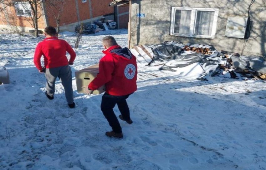 evakuohen tri familje ne lagjen kodra e trimave 69651d8fdf6dd