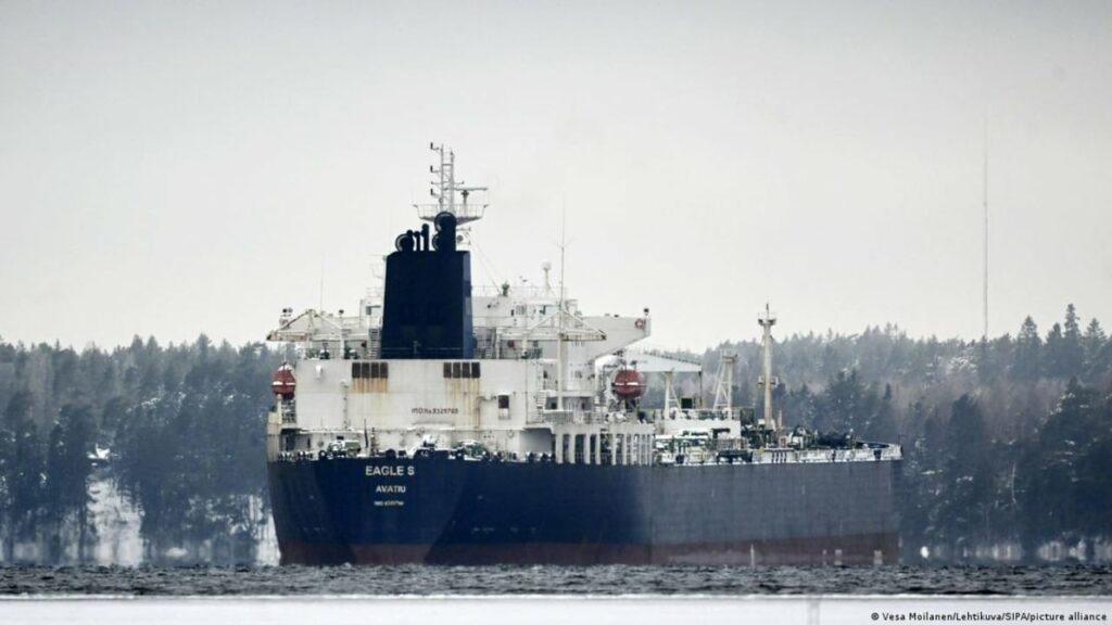 Gjermania vepron fuqimisht kundër “flotës në hije” ruse, nuk ka më anije luftarake 3 gjermania vepron fuqimisht kunder flotes ne hije ruse nuk ka me anije luftarake 6971d6e74b294