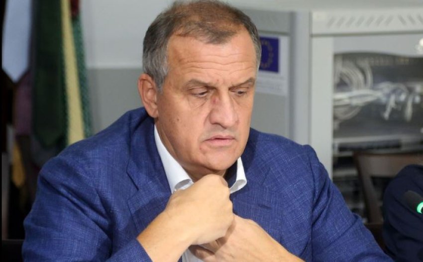 Gjykata Kushtetuese rrëzon padinë e ish-ministrit të shëndetësisë, Ilir Beqaj mbetet në burg 1 gjykata kushtetuese rrezon padine e ish ministrit te shendetesise ilir beqaj mbetet ne burg 697a9955c78c2