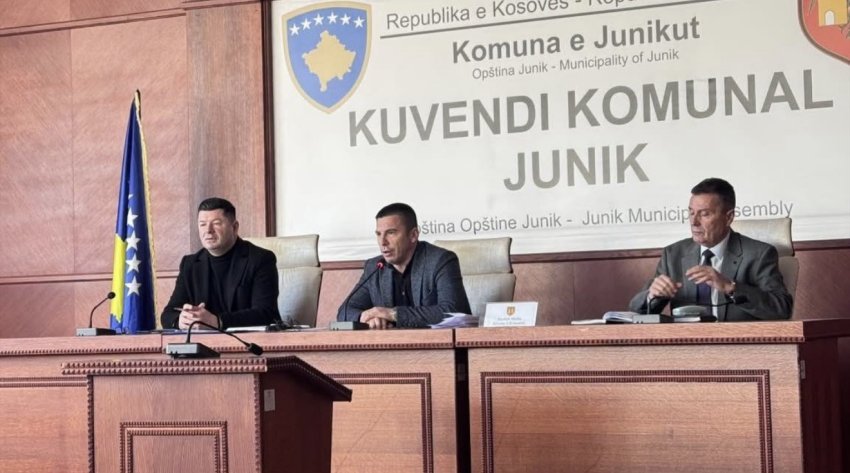 Juniku drejt zgjedhjeve të jashtëzakonshme për Asamble të Komunës, Kryesuesi u zgjodh me një ditë vonesë 3 juniku drejt zgjedhjeve te jashtezakonshme per asamble te komunes kryesuesi u zgjodh me nje dite vonese 697268aeaf589