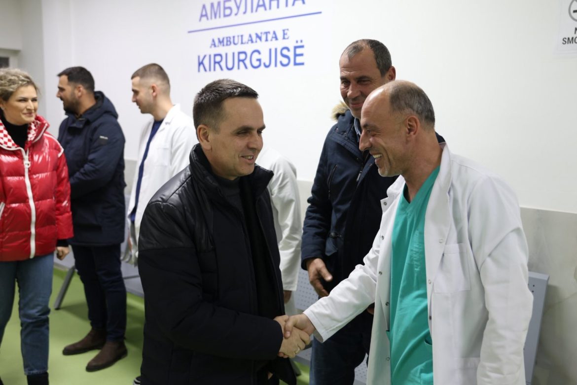 kasami falenderon personelin shendetesor po edhe punetoret e npk se per angazhimin gjate nates se nderrimit te moteve 69564e9d56720