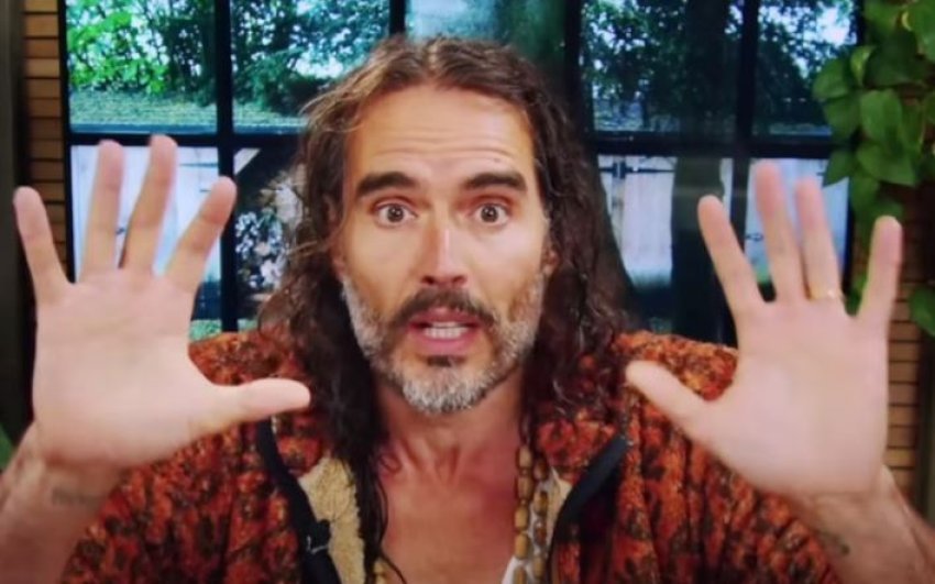 komediani britanik perballet me akuza te reja per abuzim lirohet me kusht aktori 50 vjecari 696faad77cc14