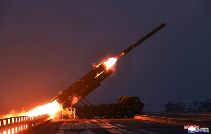 koreja e veriut leshon raketa balistike drejt japonise pas arrestimit te maduros nga shba te 695a1a33de54f