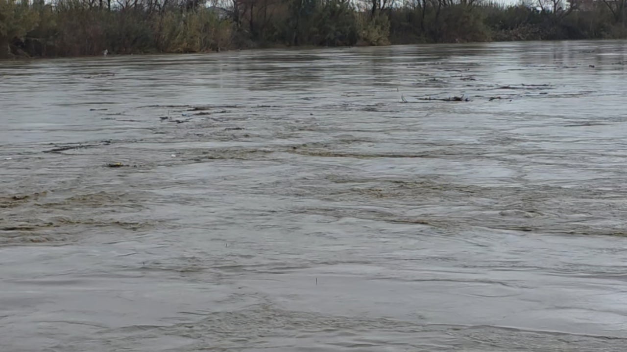 Kritike situata në Urën e Mifolit, niveli i ujit arrin në 7.2 m, ja cilët janë fshatrat më të rrezikuara 1 kritike situata ne uren e mifolit niveli i ujit arrin ne 7 2 m ja cilet jane fshatrat me te rrezikuara 695e2a63244f7