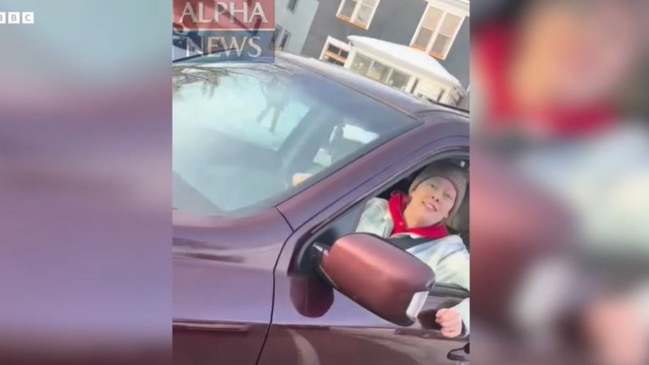 Kujdes, pamje të rënda/ Ky është momenti kur polici qëllon për vdekje 37-vjeçaren në Minneapolis 1 kujdes pamje te renda ky eshte momenti kur polici qellon per vdekje 37 vjecaren ne minneapolis 6961784653a4c