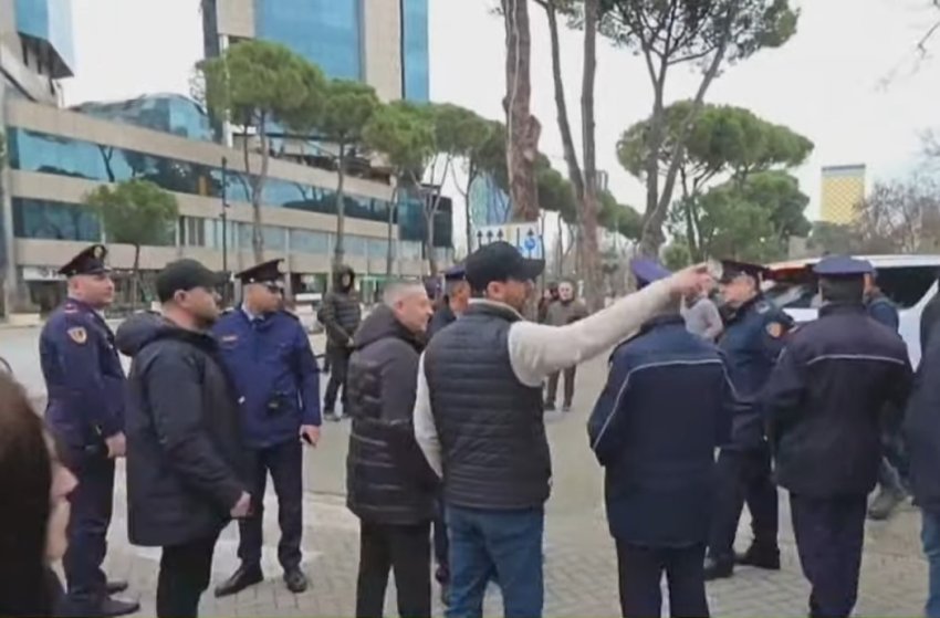 lapaj debat me policet hajdutja une ju respektoj por nuk e shpetoni dot as zv kryeministren as edin 695a893648692