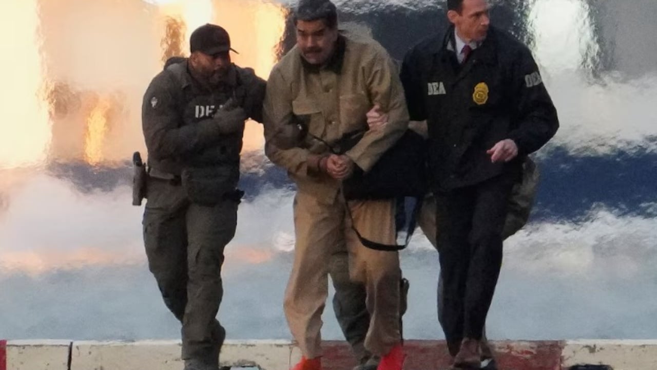 live maduro me pranga ne duar ne gjykate trump rihap frontin e groenlandes na duhet roli i mekembesit rubio ne karakas paralajmerimi per kuben 695bc1c5716ee