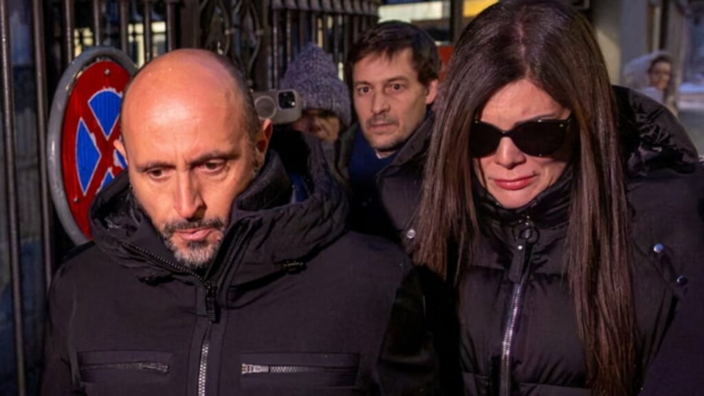 Lokali i natës në Zvicër ku humbën jetën 40 persona nga zjarri, deklarata shokuese e pronarit: Dera e emergjencës ishte e mbyllur nga brenda 3 lokali i nates ne zvicer ku humben jeten 40 persona nga zjarri deklarata shokuese e pronarit dera e emergjences ishte e mbyllur nga brenda 6963566674677