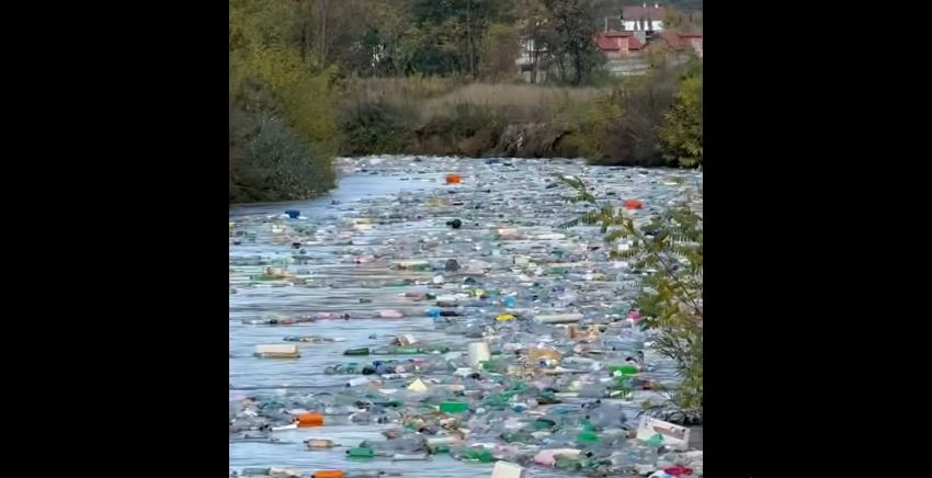 Lumenjtë e Ballkanit po zhduken me shpejtësi  Brenda një dekade janë humbur 2 450 kilometra rrjedha ujore të paprekura  mes tyre edhe Vardari